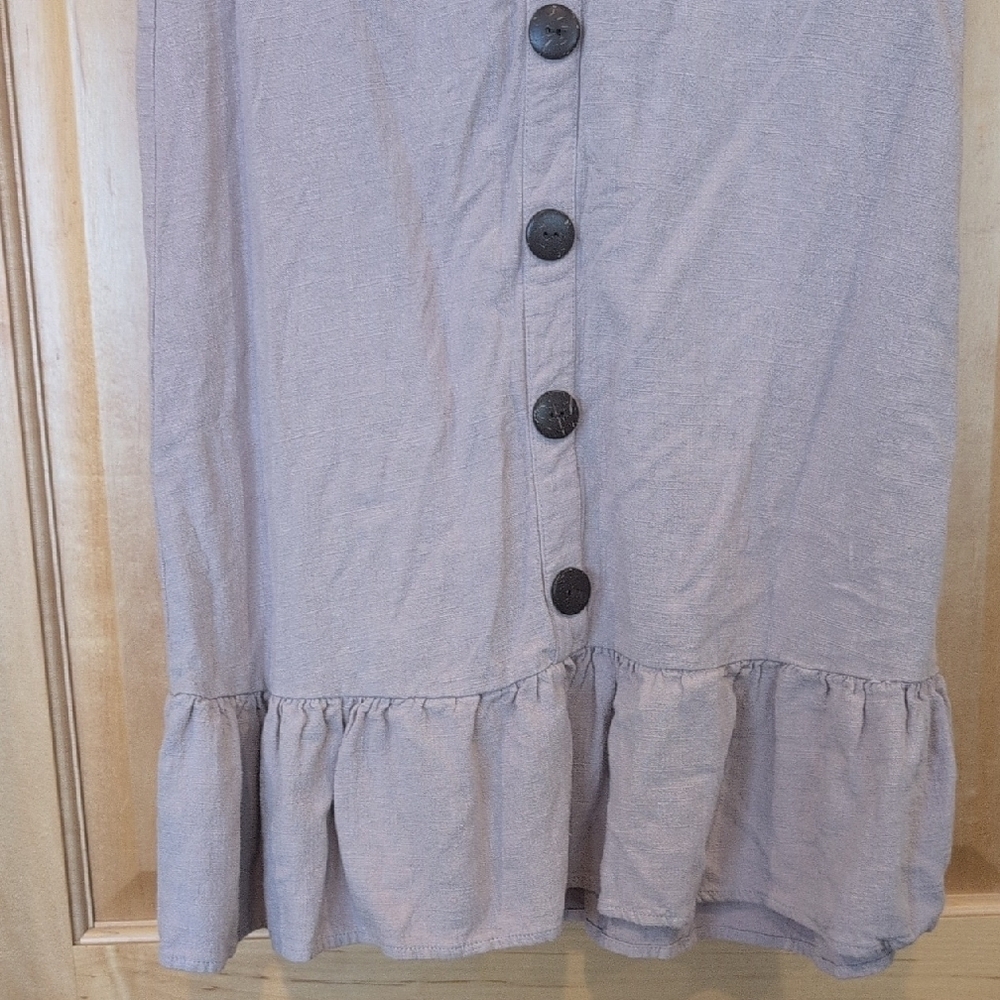 Elegant Sleeveless Button-Down Midi Dress - Picture 5 of 9